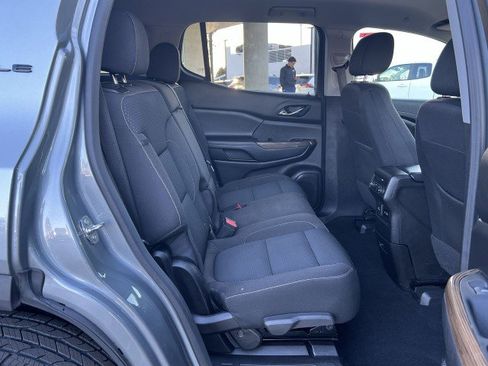 Used 2023 GMC Acadia SLE w/ Driver Convenience Package image 27