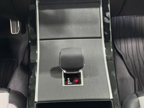 Used 2026 Land Rover Range Rover Velar Dynamic SE image 14