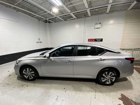 Used 2020 Nissan Altima 2.5 S AWD/4WD image 3