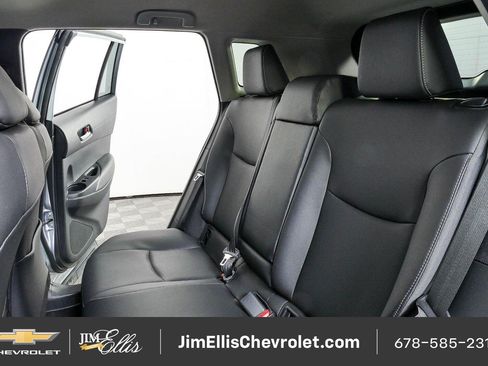 Used 2025 Toyota Corolla Cross XLE FWD image 18