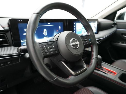 Used 2025 Nissan Kicks SR w/ SR Premium Package AWD/4WD image 8