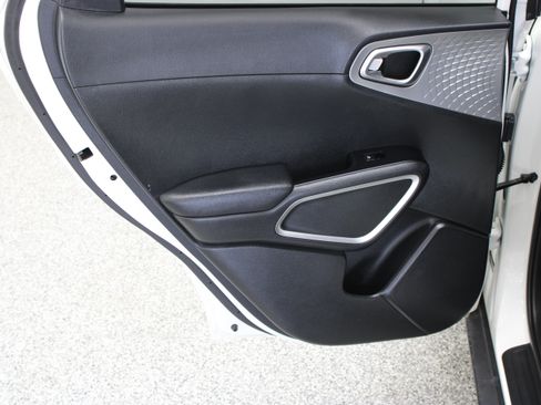 Used 2022 Kia Soul LX w/ Technology Package FWD image 24