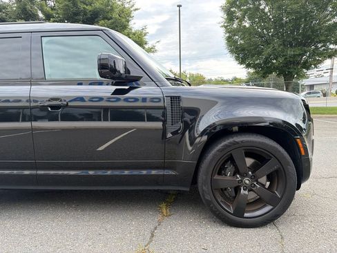 Used 2025 Land Rover Defender 130 V8 AWD/4WD image 11