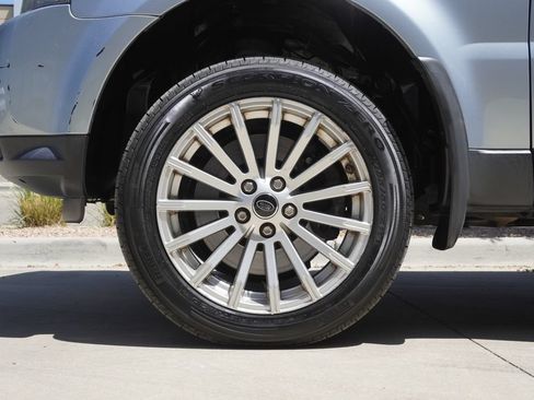 Used 2013 Land Rover Range Rover Sport HSE AWD/4WD image 34