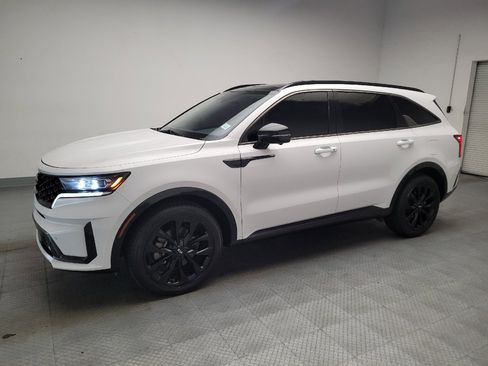 Used 2021 Kia Sorento SX FWD image 2