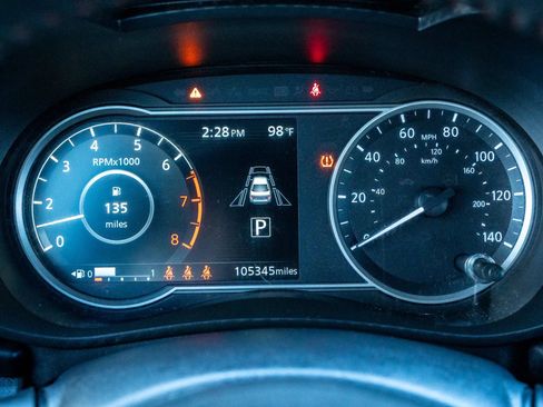 Used 2023 Nissan Versa SR w/ Trunk Package FWD image 18