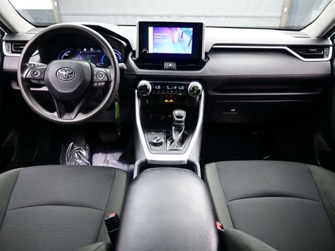 Used 2024 Toyota RAV4 LE AWD/4WD image 16
