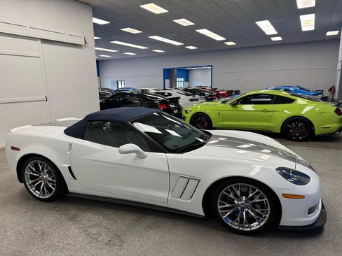 Used 2013 Chevrolet Corvette Grand Sport w/ 4LT Preferred Equipment Group RWD image 8