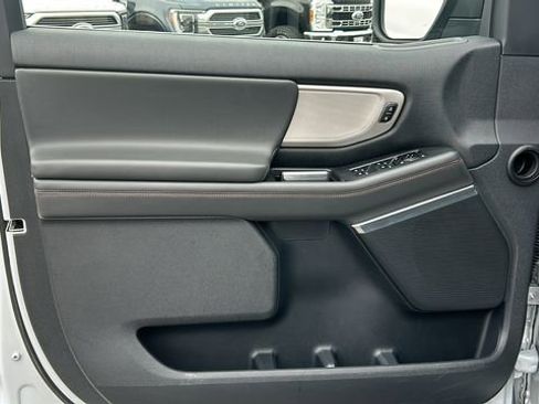 Certified 2025 Ford Expedition Active image 18