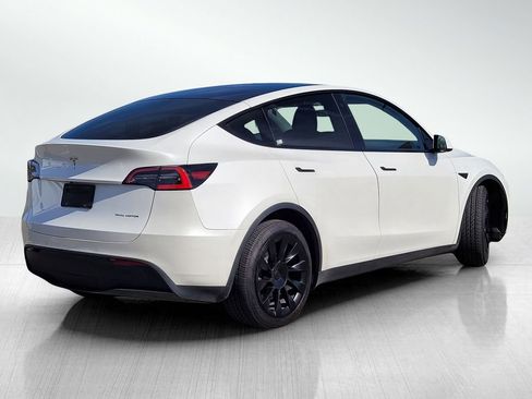 Used 2021 Tesla Model Y Long Range image 4