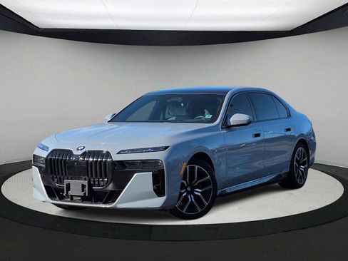 Certified 2023 BMW i7 xDrive60 w/ Executive Package 2 image 1
