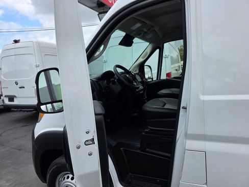Used 2025 RAM ProMaster 3500 w/ Convenience Group FWD image 13