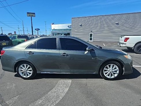 Used 2013 Toyota Camry XLE w/ Leather Pkg image 5