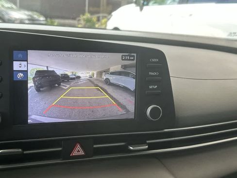 Used 2025 Hyundai Elantra SE FWD image 19
