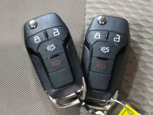 Used 2020 Ford Explorer 2WD image 32