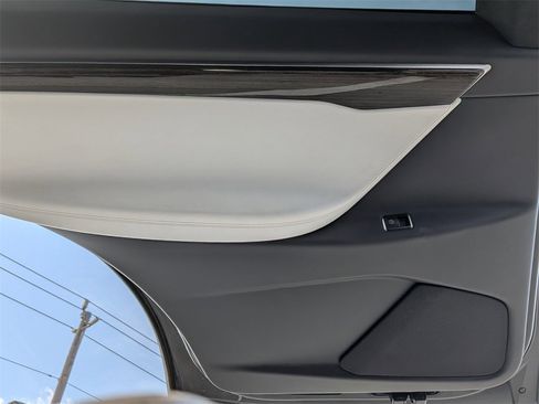 Used 2016 Tesla Model X Performance image 23