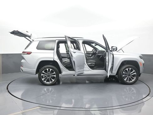 Used 2024 Jeep Grand Cherokee L Overland w/ Advanced Protech Group III image 84