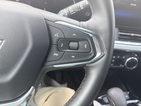 Used 2025 Chevrolet Trax LT w/ Driver Confidence Package FWD image 20