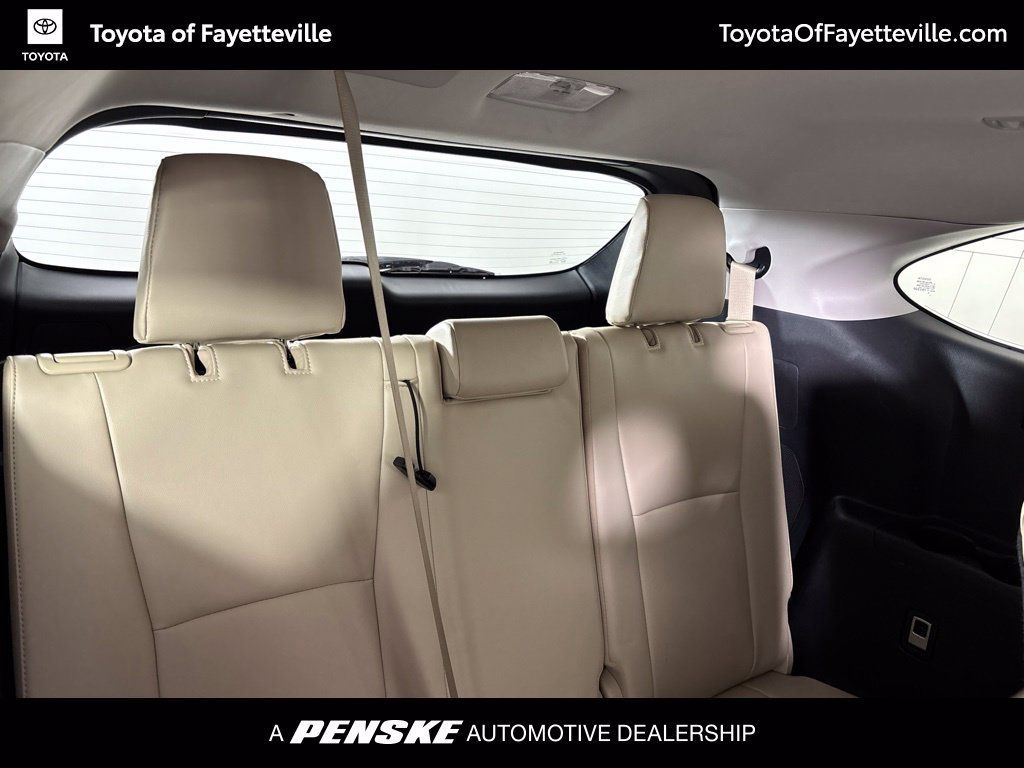 Used 2021 Toyota Highlander Limited FWD image 18