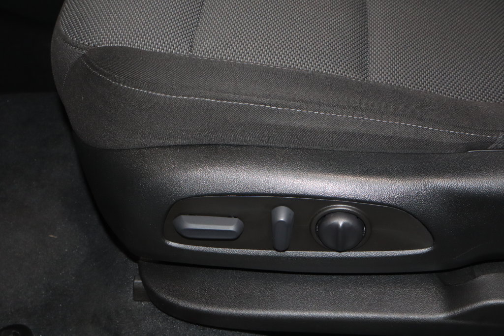 Used 2023 Chevrolet Traverse LT AWD/4WD image 18