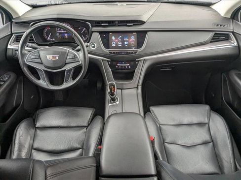 Used 2017 Cadillac XT5 Luxury image 16