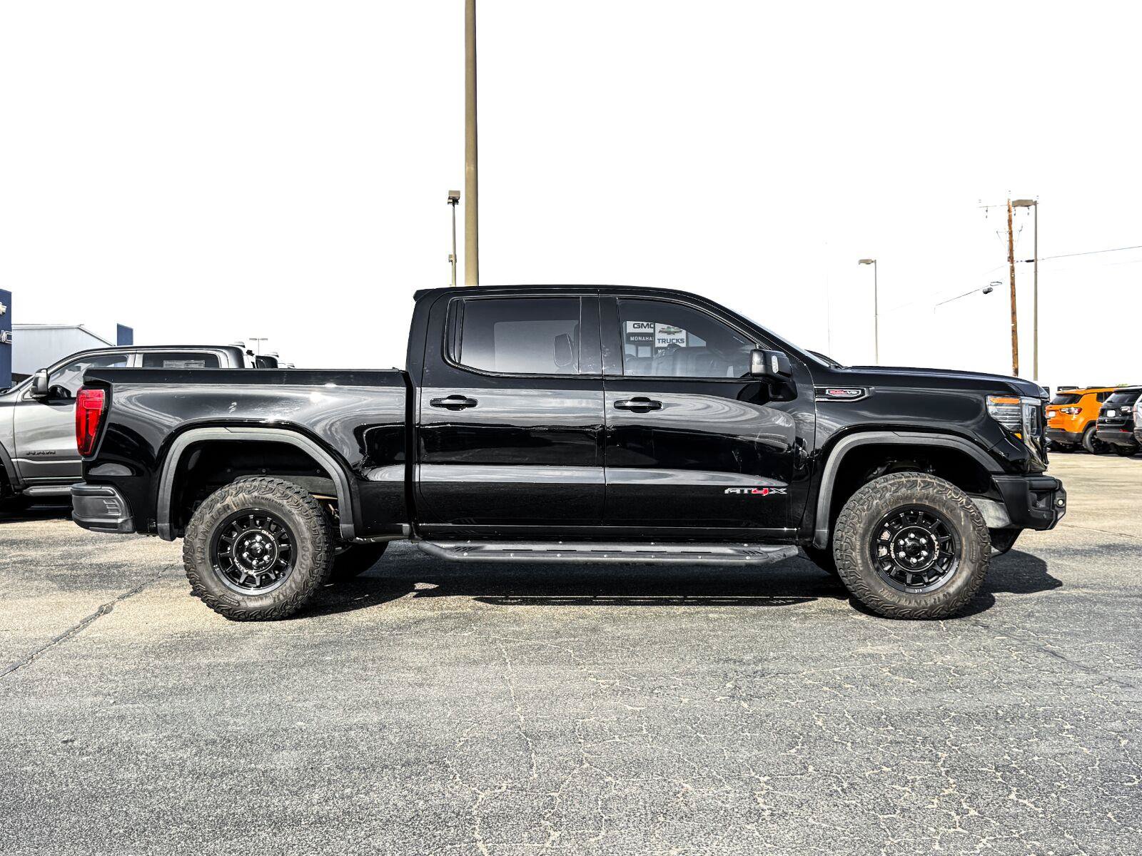 Used 2024 GMC Sierra 1500 AT4X w/ AT4X AEV Edition AWD/4WD image 8