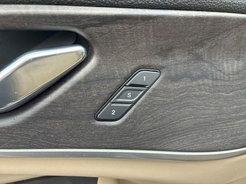 Used 2025 Jeep Grand Cherokee Limited RWD image 9