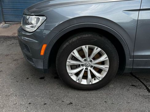Used 2019 Volkswagen Tiguan SE w/ Panoramic Sunroof Package AWD/4WD image 2
