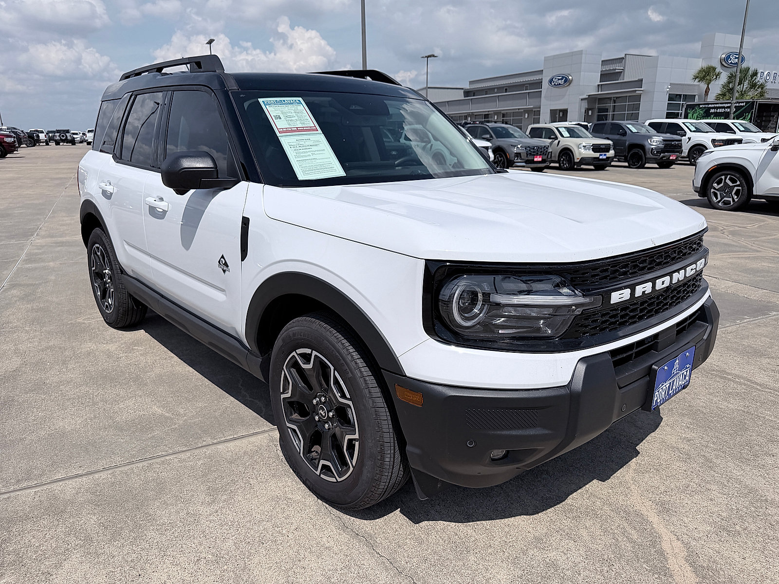 Used 2025 Ford Bronco Sport Outer Banks w/ Outer Banks Tech Package+ AWD/4WD image 9