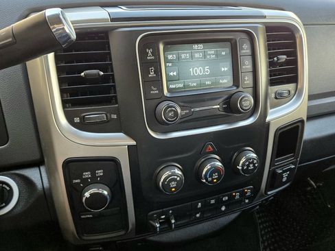 Used 2018 RAM 2500 Big Horn image 32