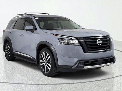 Used 2024 Nissan Pathfinder Platinum w/ Lighting Package (N93)