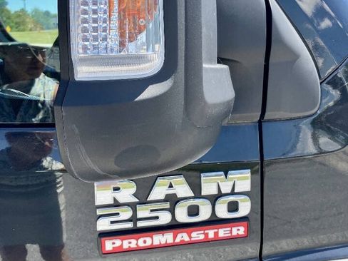 Used 2016 RAM ProMaster 2500 w/ Premium Appearance Group FWD image 3
