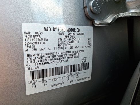 Used 2023 Ford Explorer XLT image 27