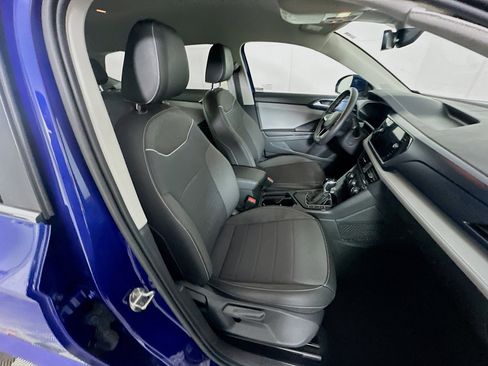 Used 2024 Volkswagen Taos SE image 28