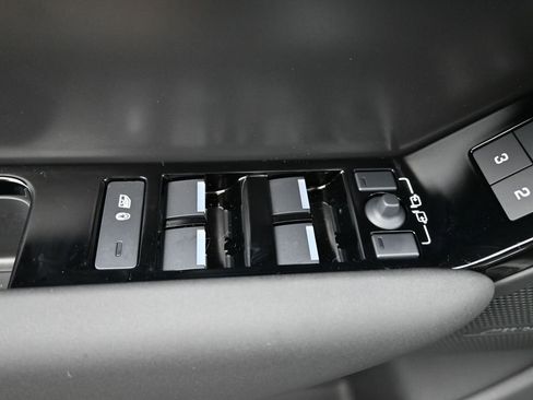 New 2026 Land Rover Range Rover Velar S image 20