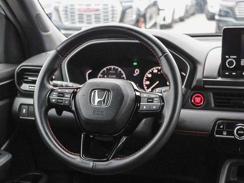 Used 2025 Honda Pilot Sport image 16