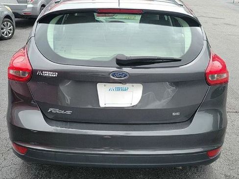 Used 2017 Ford Focus SE image 4