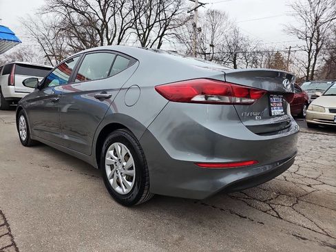 Used 2017 Hyundai Elantra SE image 17