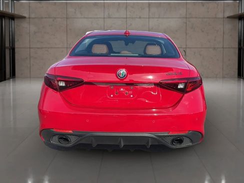 Used 2019 Alfa Romeo Giulia w/ Quick Order Package 22K Sport image 5