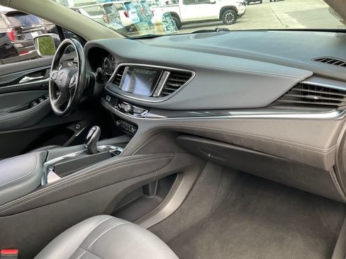 Used 2018 Buick Enclave Premium FWD image 23