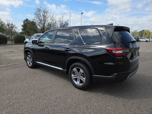 Used 2025 Honda Pilot EX-L image 3