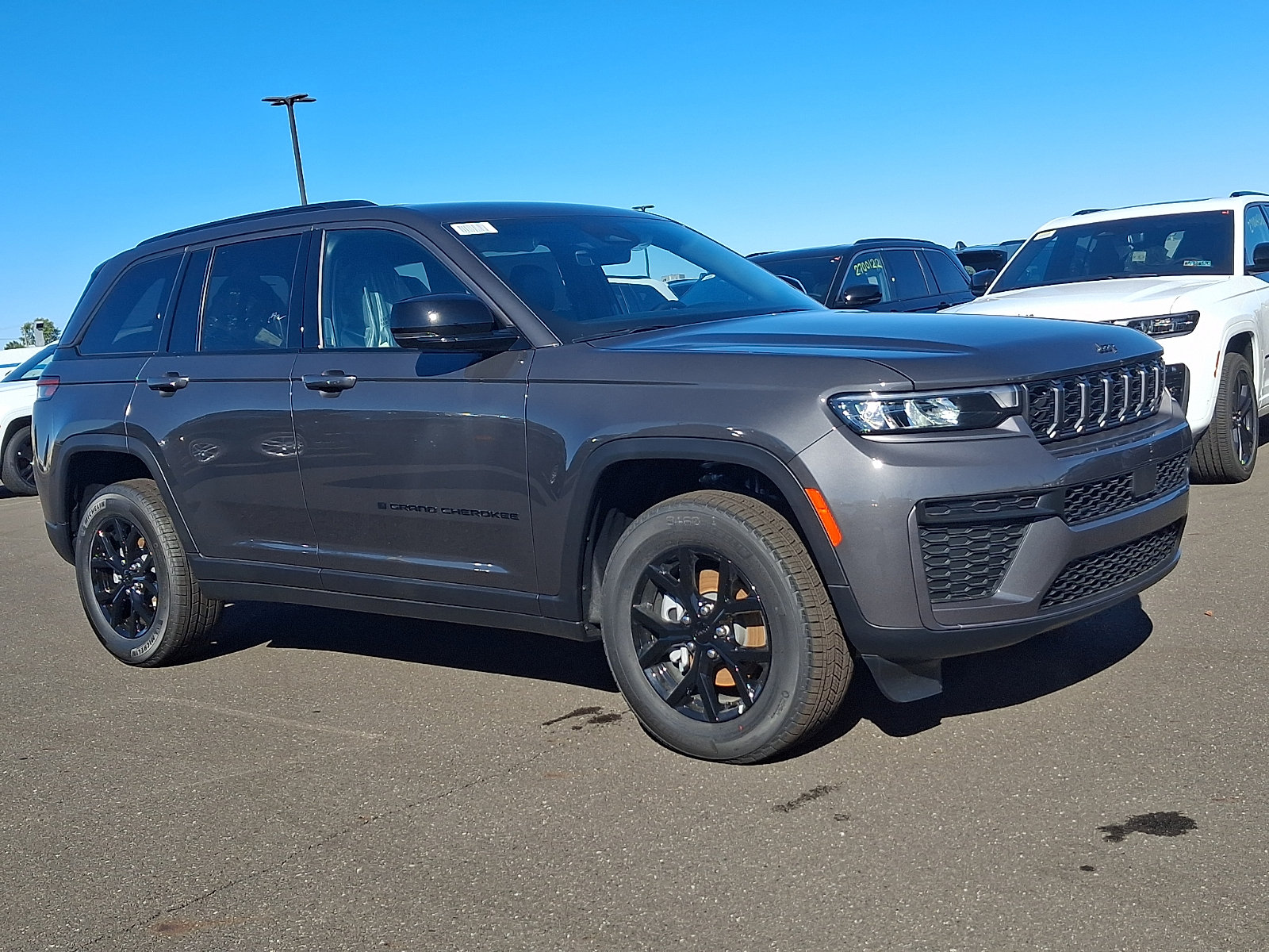 New 2026 Jeep Grand Cherokee Altitude AWD/4WD image 1