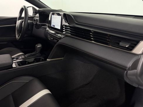 Used 2025 Toyota Camry SE image 28