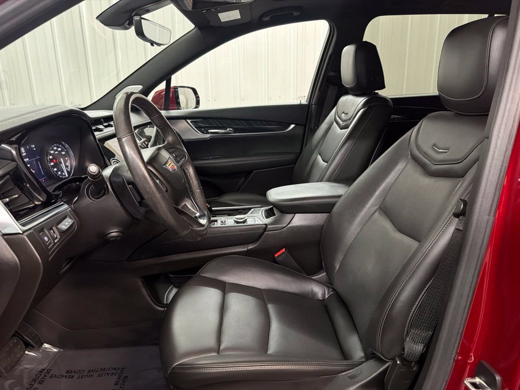 Used 2023 Cadillac XT6 Premium Luxury w/ Technology Package FWD image 13