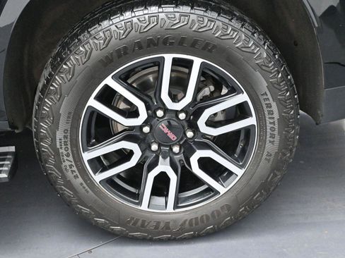 Used 2023 GMC Yukon AT4 w/ AT4 Premium Plus Package image 41