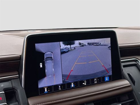 Used 2021 Chevrolet Tahoe High Country w/ Premium Package image 18