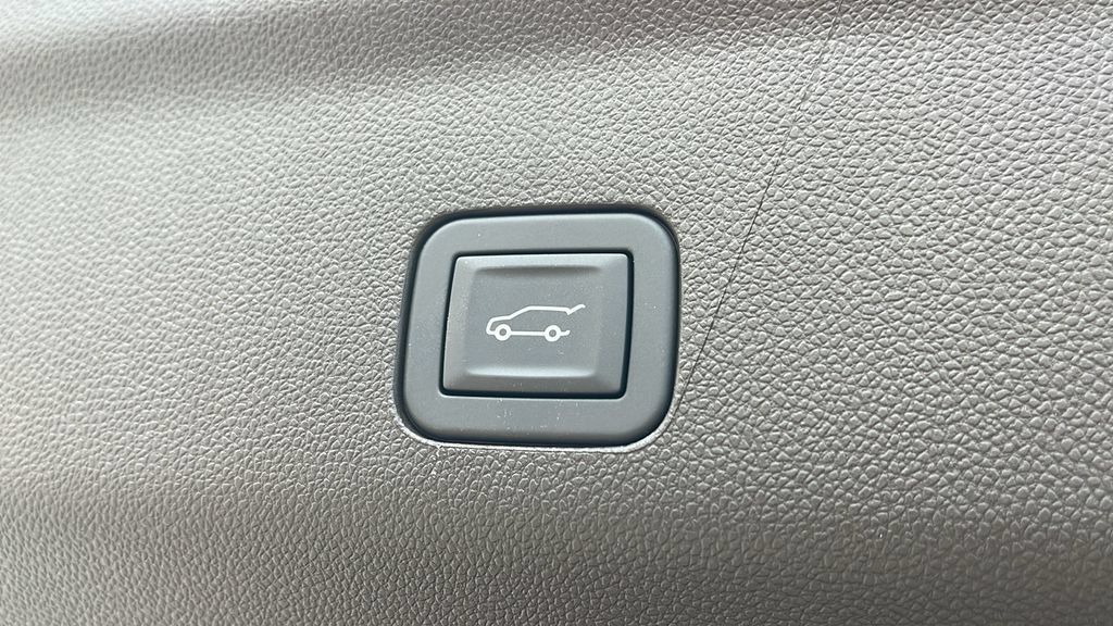 New 2026 GMC Yukon Elevation w/ Elevation Premium Package AWD/4WD image 32