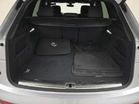 Used 2022 Audi Q5 e Premium Plus w/ Premium Plus Package AWD/4WD image 11