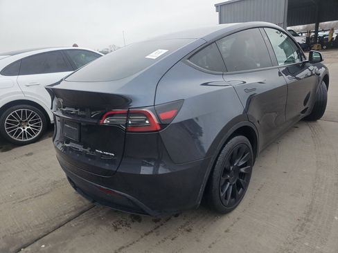 Used 2024 Tesla Model Y Long Range image 3