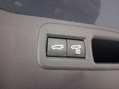 Used 2024 Toyota Venza Limited image 26